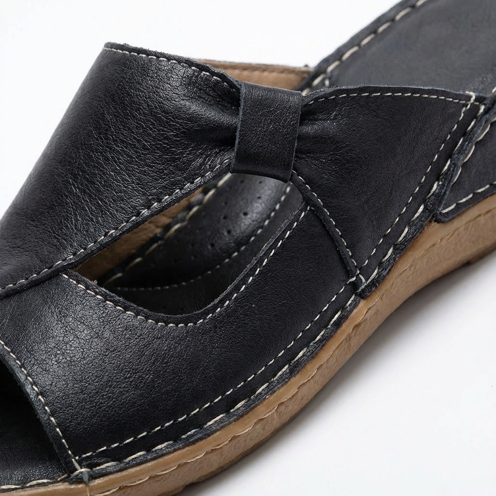 Valeria – Mule de Piel Vegana con Costuras Contrastadas